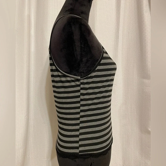 Romwe Black & Gray Lace Trimmed Tank Top Size 8/10 NWT - Picture 6 of 9